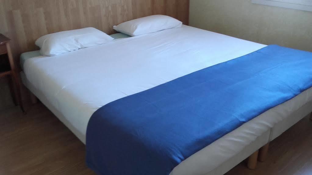 Hotel Ecusson Saint-Hilaire-de-Brethmas Eksteriør bilde