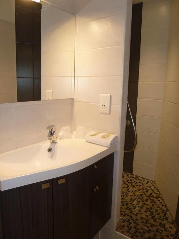Hotel Ecusson Saint-Hilaire-de-Brethmas Eksteriør bilde